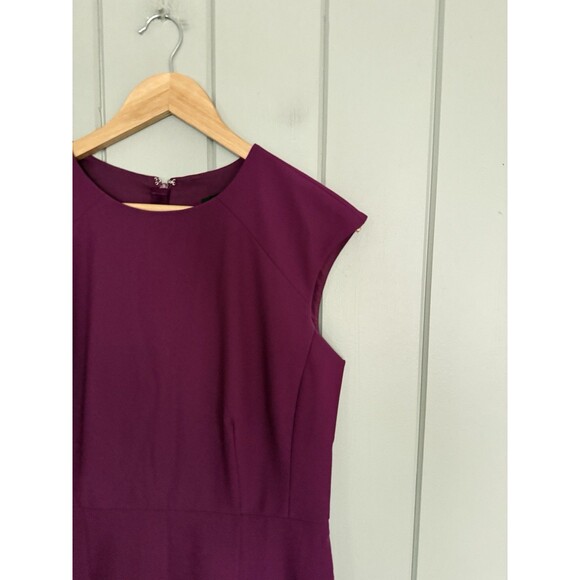 Ann Taylor Dress 8 Plum Burst Bi-Stretch Crew Neck Sheath Knee Length Career - Picture 3 of 9